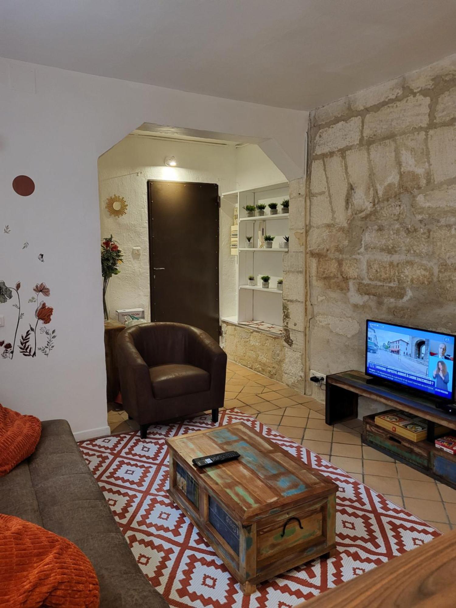 2 Pieces Avignon Intramuros Place Pie Екстер'єр фото
