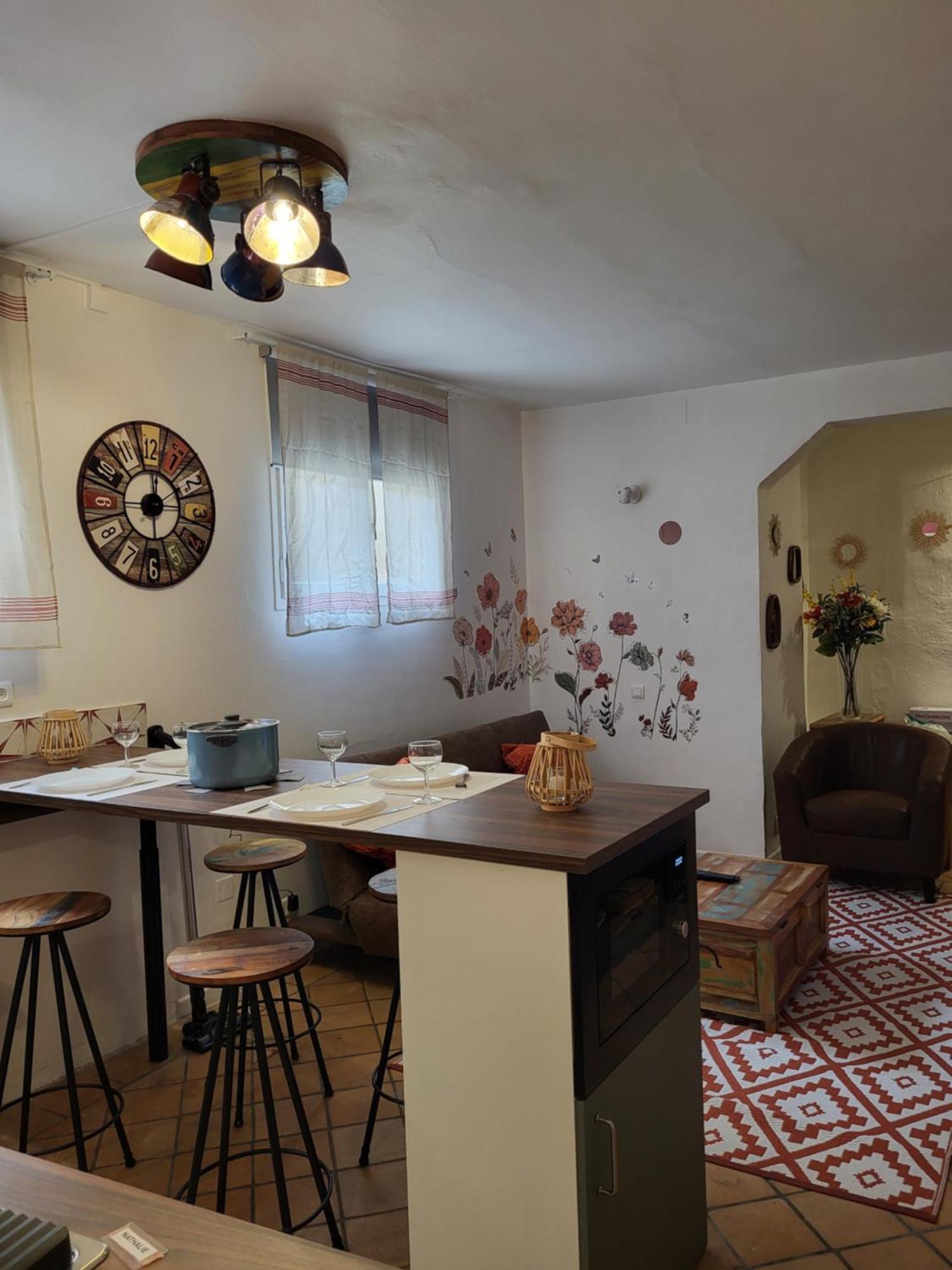2 Pieces Avignon Intramuros Place Pie Екстер'єр фото